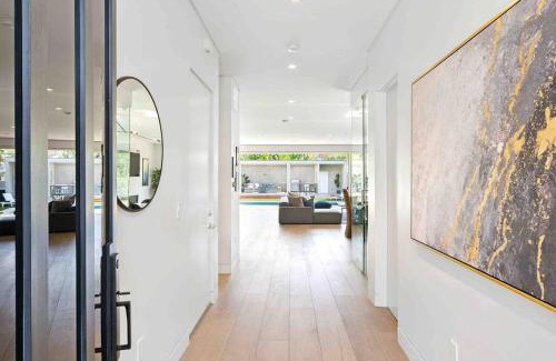 Melrose Villa | Hollywood Hills 5 BR Villa, Pool, Rooftop, Parking