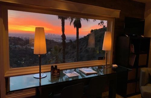 Hollywood Hills West Apartment | HOLLYWOOD HILLS JETLINER VIEWS at STUDIO 1080 HOLLYWOOD