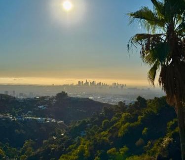 Hollywood Hills West Apartment | HOLLYWOOD HILLS JETLINER VIEWS at STUDIO 1080 HOLLYWOOD