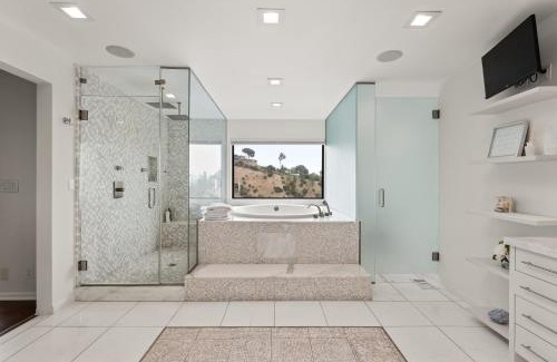 Hollywood Hills West Villa | Hollywood Hills Oasis