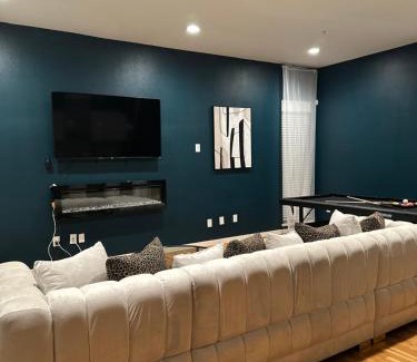 Cedars Apartment | Hollywood House of Luxe