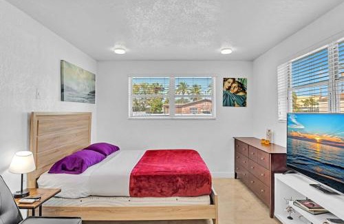 Royal Poinciana Apartment | Hollywood Vacation Mins To Beach & Hard Rock #193