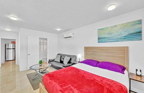 Royal Poinciana Apartment | Hollywood Vacation Mins To Beach & Hard Rock #193