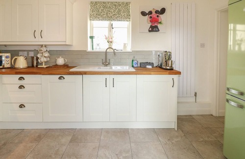Great Longstone Cottage | HOLMEFIELD, pet friendly, character holiday cottage in Bakewell