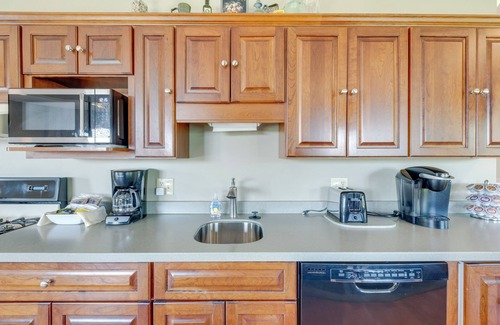 Millersburg Apartment | 'holmes With a View' Studio: Millersburg Retreat!