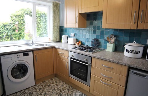 Freuchie Cottage | Holmlea Cottage, a sweet and charming getaway in a picturesque Fife village.