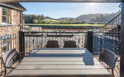 Tintern House | Holmleigh cottage