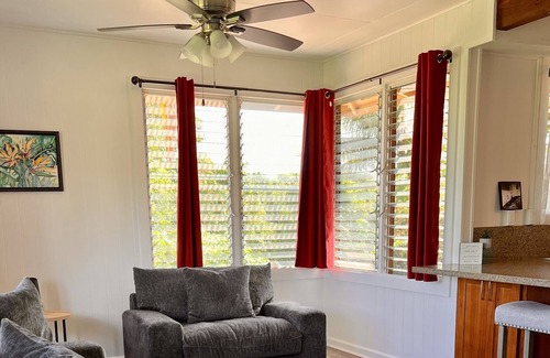 Papaikou House | Holo Holo Hale...Quite, secure country home minutes to adventures!