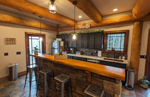Marion Cabin | Holston River Lodge, Paradise on the River Fishing, Kayaking,Hot Tub,Wineries