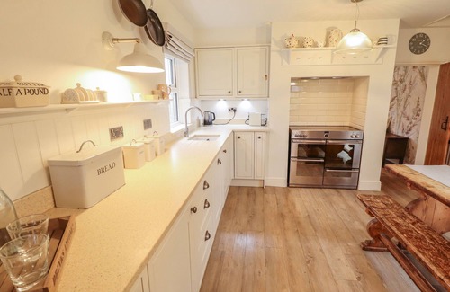 Frampton House | HOLT HOUSE, pet friendly, character holiday cottage in Bicker