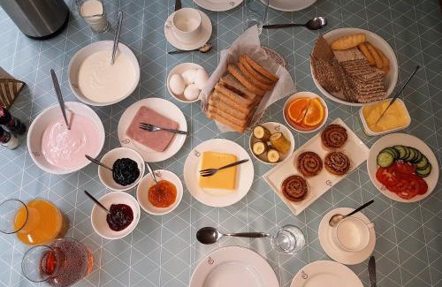 Holt Hotel | Holt Inn