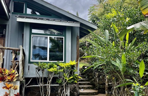 Holualoa Apartment | Holualoa Garden Studio-SPRING AND SUMMER SPECIALS!