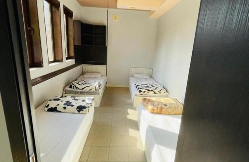 Erebuni Hotel | Holywood