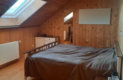Sankt Veit an der Glan Apartment | Holzzimmer - Privatzimmer Urlaubstraum
