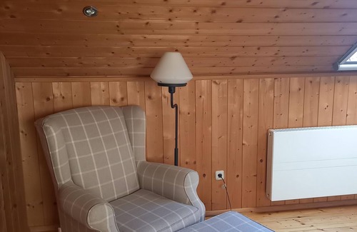 Sankt Veit an der Glan Apartment | Holzzimmer - Privatzimmer Urlaubstraum