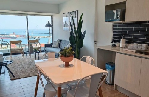 Historical District Apartment | HOM | 2D2B con Terraza/Parking y vista al Mar PNM