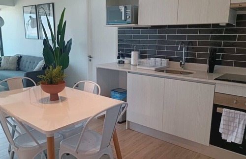 Historical District Apartment | HOM | 2D2B con Terraza/Parking y vista al Mar PNM