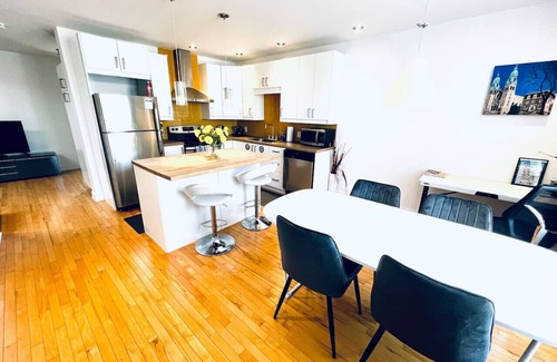 Viauville Apartment | Homa 2 | A haven of light | WiFi | Workdesk | AC