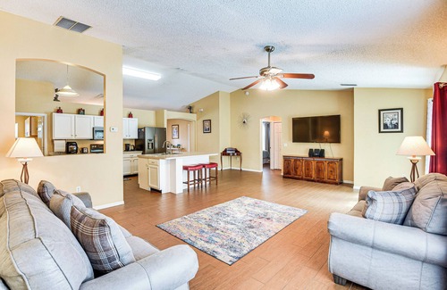 Deltona Lakes House | Home 3 Mi to Green Springs Park & Lake Monroe!