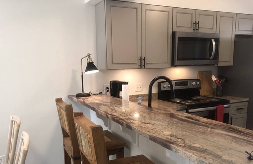 Parker House | Home 5 minutes to Tyndal AFB gate. Private boat dock with slips. 1 blk from bay