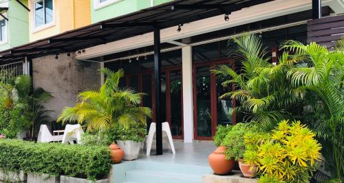 Khlong Chaokhunsing House | Home'81