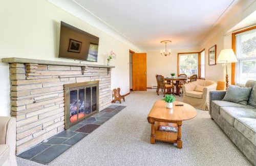 Southfield House | Home about 17 Mi to Detroit with Patio and Grill!