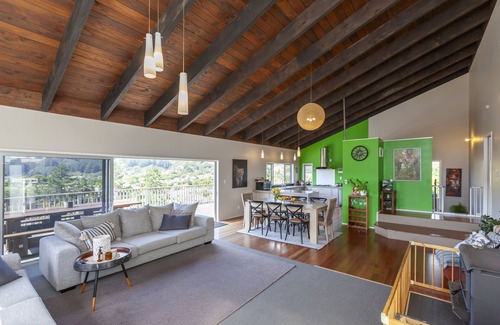 Paraparaumu House | Home amongst the native bush