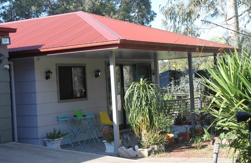 Raymond Terrace Cottage | Home away from Home without the hassles