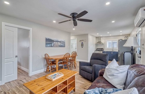 Wainfleet House | Home away from home by the lake - Cozy Cottage available for a small family.