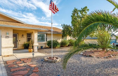 Lake Havasu City Apartment | Home Away From Home! Stylish, Pool, Games, Firepit
