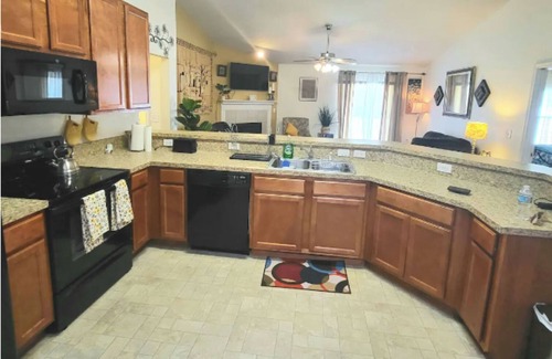Bulls Bay House | Home Away from Home Suburban Living minutes away Jacksonville Baldwin Rail Trail