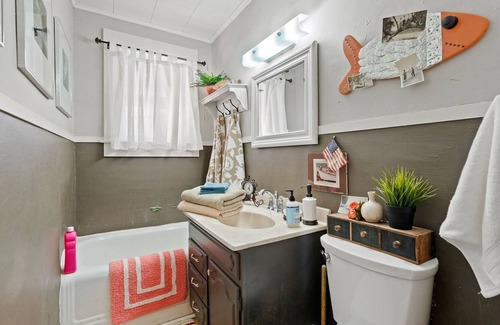 Kendallville House | Home Away From Home