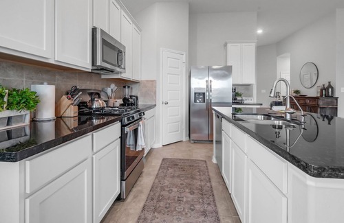 Baytown House | Home away from home. Cozy retreat in East Houston.