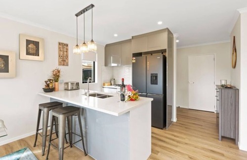 Hillsborough House | Home Away From Home - 10 min drive to Go Media Stadium(formally Mt Smart)