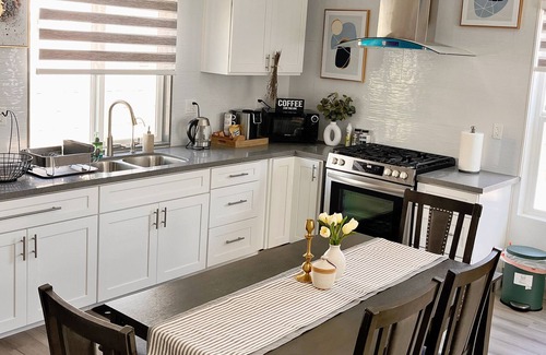 Westminster House | Home Away from Home. 15' from Disneyland
