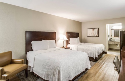 Addison Hotel | Home Away from Home - 2 Family Rooms with Pool & Essentials