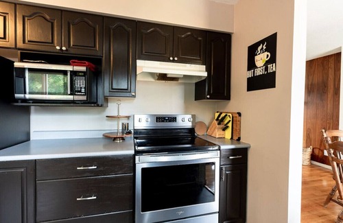 Gordon Head House | Home away from home 3-BR, great neighbourhood