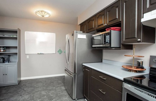 Gordon Head House | Home away from home 3-BR, great neighbourhood