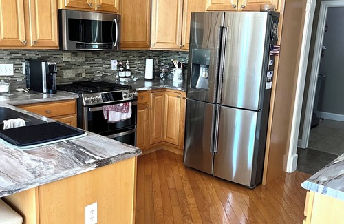 Glencoe House | Home away from Home 3-bedroom house in amazing O'Fallon with WiFi, AC