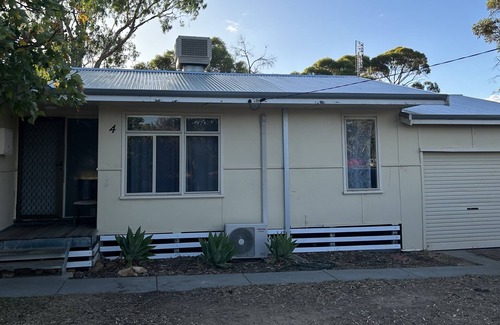 Merredin House | Home away from home.