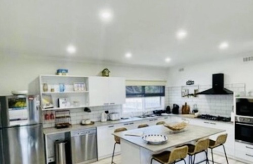 Tootgarook House | Home Away From Home - 5 minute walk to the beach
