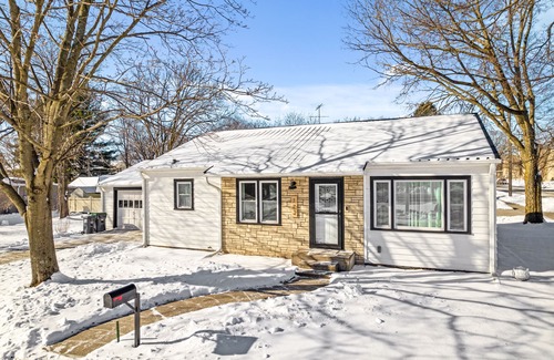 La Crosse House | Home away from home! Beautiful house all to you!