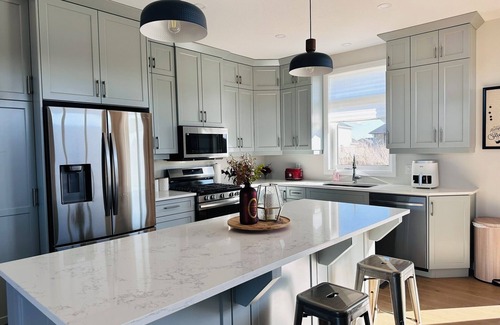 Port Elgin House | Home away from home, just 2 mins drive to Beach