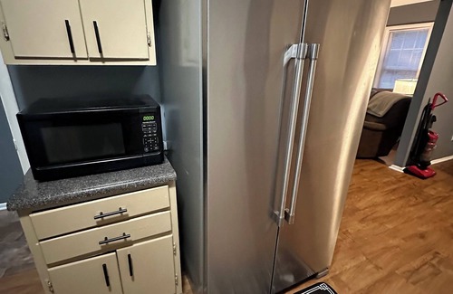 Decatur House | Home Away From Home - Charming 3-bedroom house with AC and WiFi in Decatur