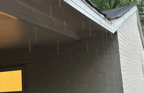 Decatur House | Home Away From Home - Charming 3-bedroom house with AC and WiFi in Decatur