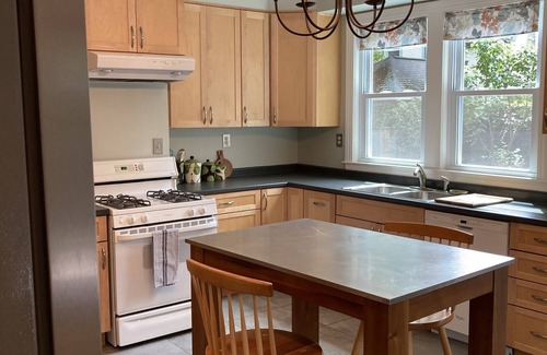 Arlington Apartment | Home away from home for work or graduate school.