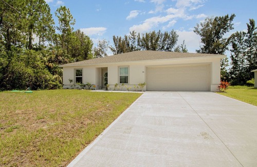 Port Malabar House | Home Away from Home ~ Full House 3 Bedrooms 2 Baths