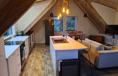 Mangawhai Heads House | Home away from Home in Mangawhai Heads. Family & Pet Friendly. Escape the City