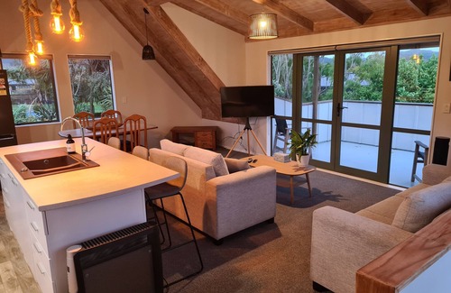 Mangawhai Heads House | Home away from Home in Mangawhai Heads. Family & Pet Friendly. Escape the City