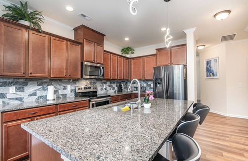 Bowling Green House | Home away from home in Charlotte
